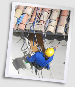 Travaux sur façade sous toiture