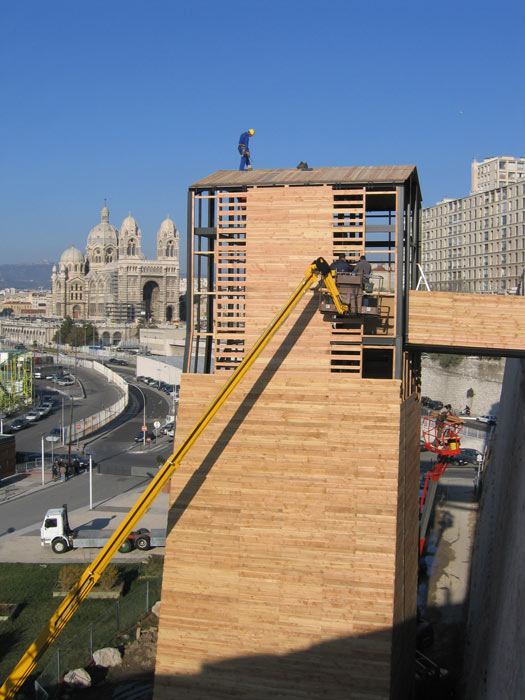 Construction d'un édifice en couverture bois y compris toiture